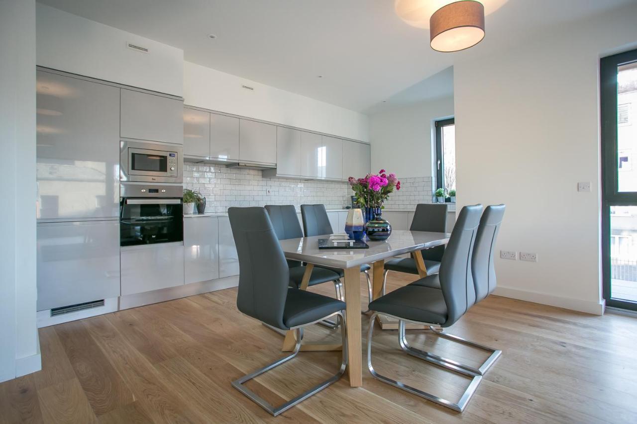 Grand Canal Square Apartments ダブリン エクステリア 写真