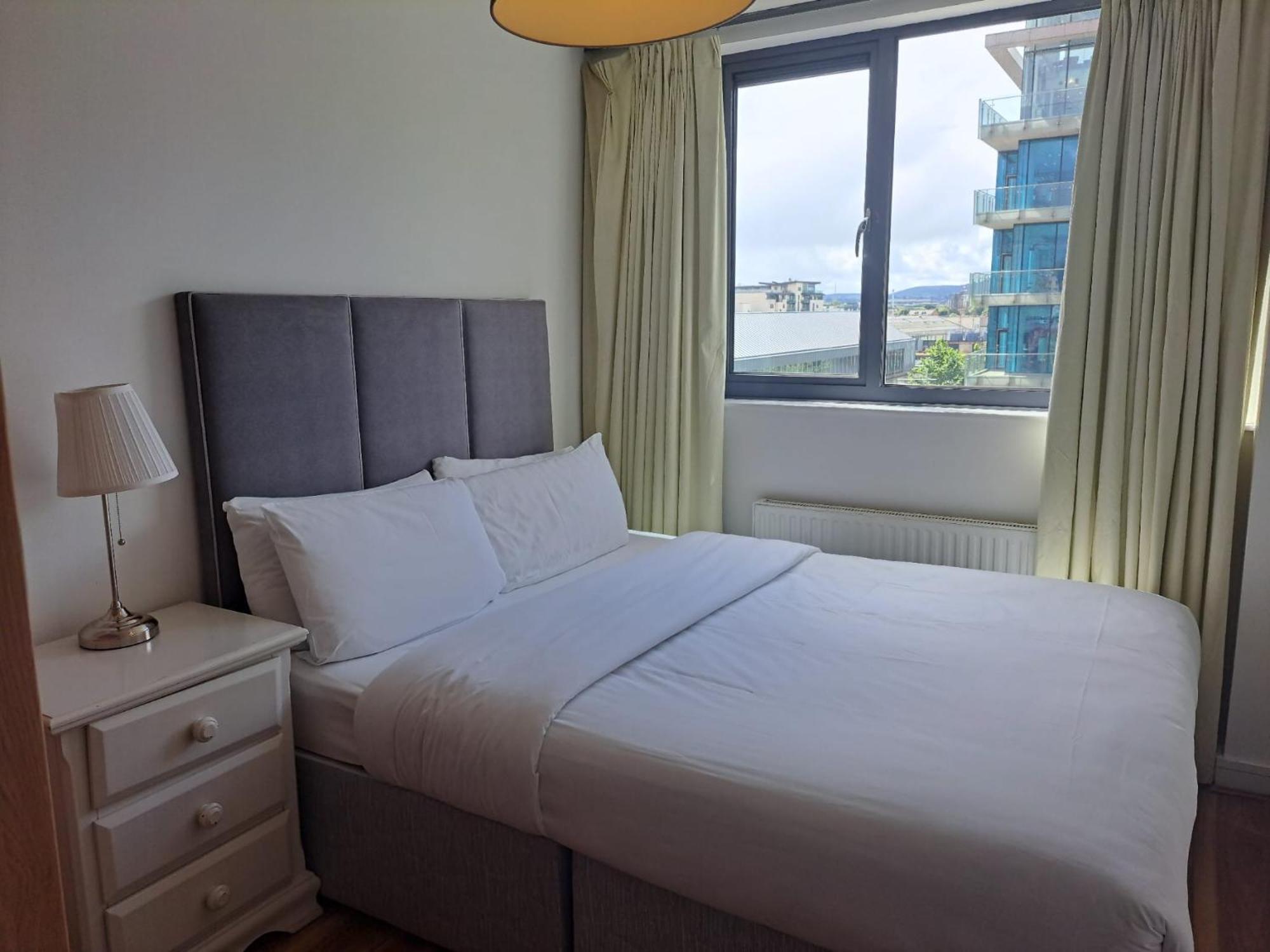 Grand Canal Square Apartments ダブリン エクステリア 写真