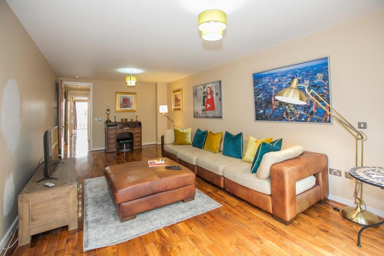 Grand Canal Square Apartments ダブリン エクステリア 写真